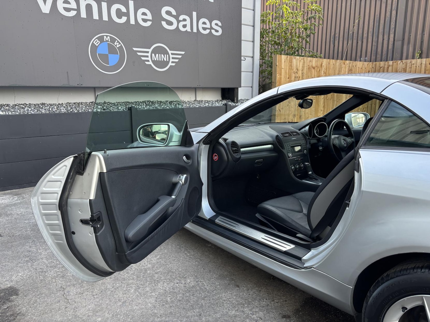 Used Mercedes-Benz SLK 2010 for sale - 76722768: Photo 32