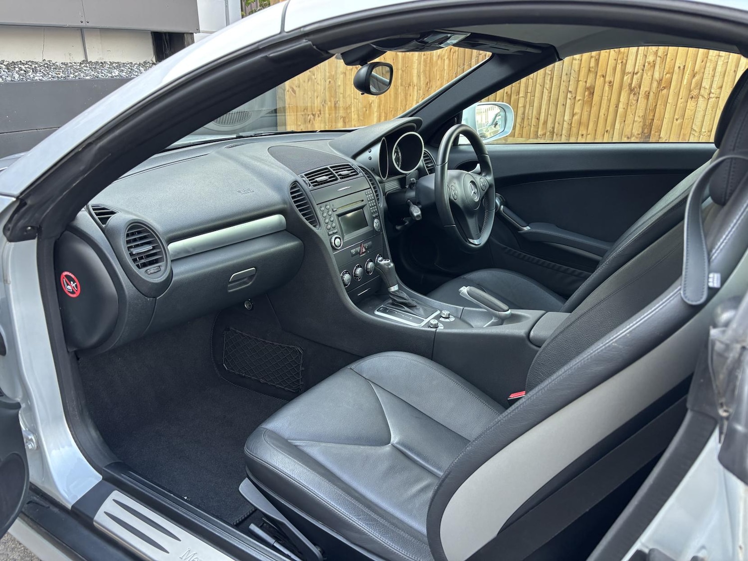 Used Mercedes-Benz SLK 2010 for sale - 76722768: Photo 33