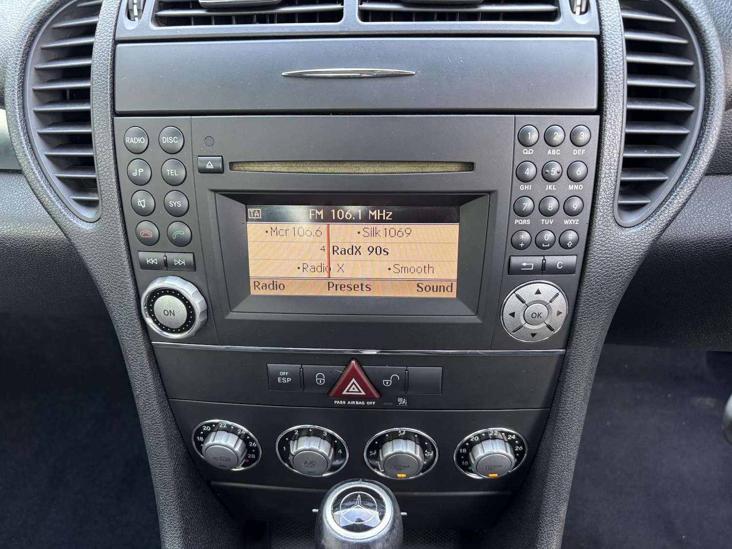 Used Mercedes-Benz SLK 2010 for sale - 76722768: Photo 36