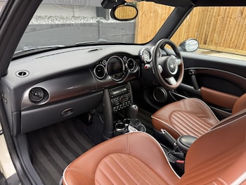 Used MINI Convertible 2007 for sale - 76226131: Photo 2