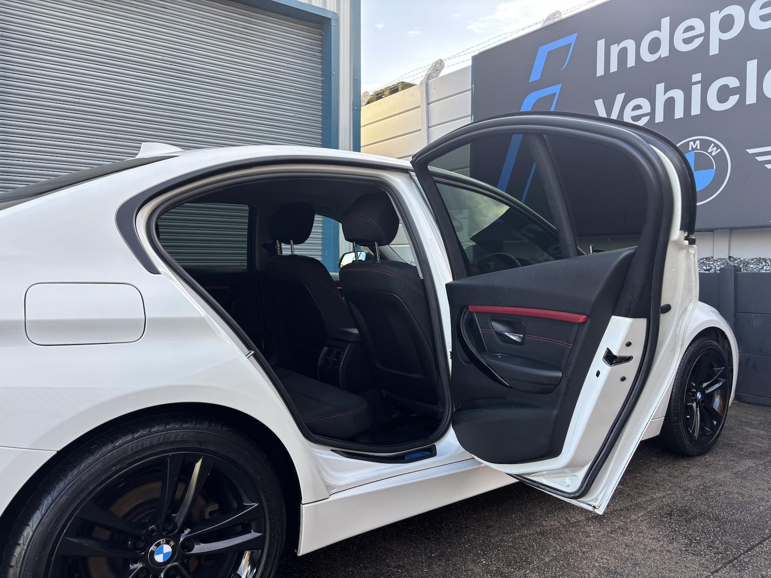 Used BMW 3 Series 2016 for sale - 76480159: Photo 32