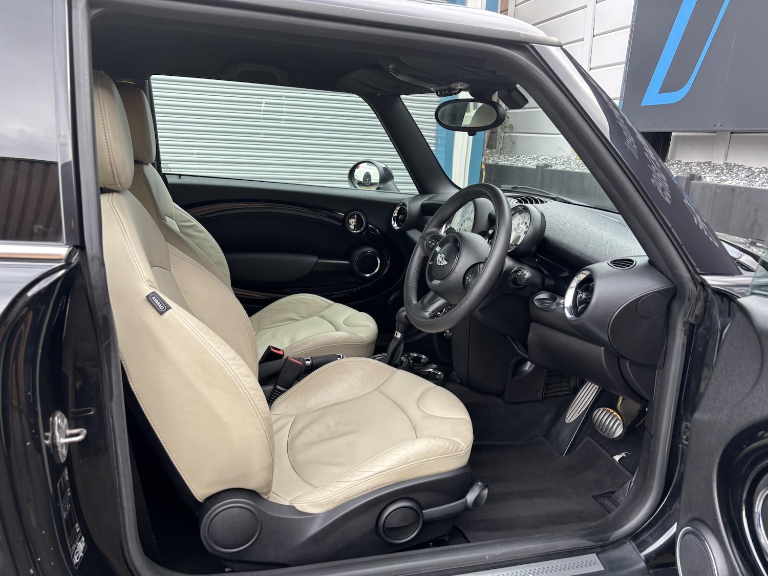 Used MINI Hatch 2013 for sale - 76517865: Photo 2