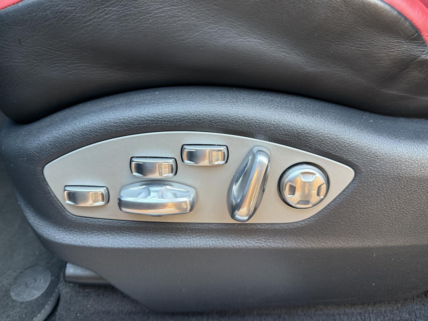 Used Porsche Macan 2015 for sale - 76363508: Photo 26