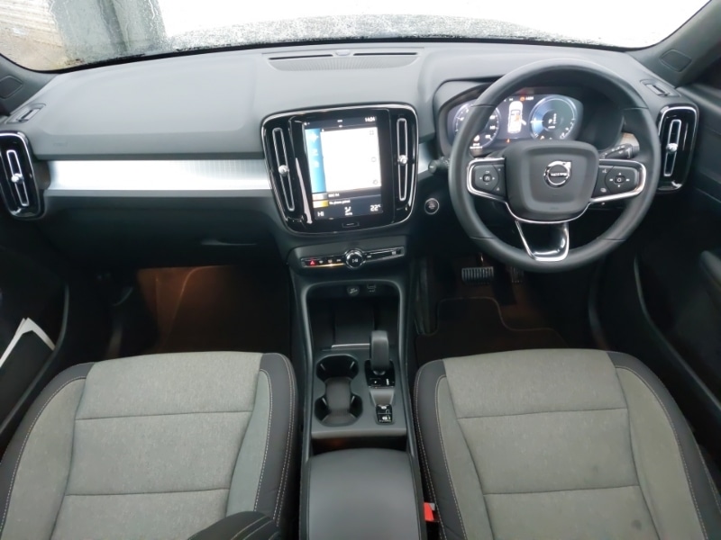 Used Volvo XC40 2023 for sale - 77611084: Photo 2