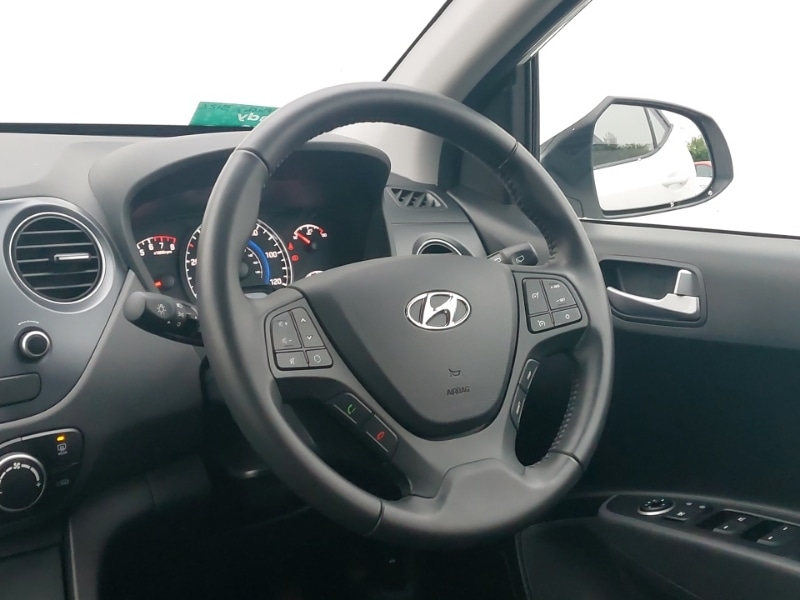 Used Hyundai i10 2017 for sale - 76397439: Photo 10