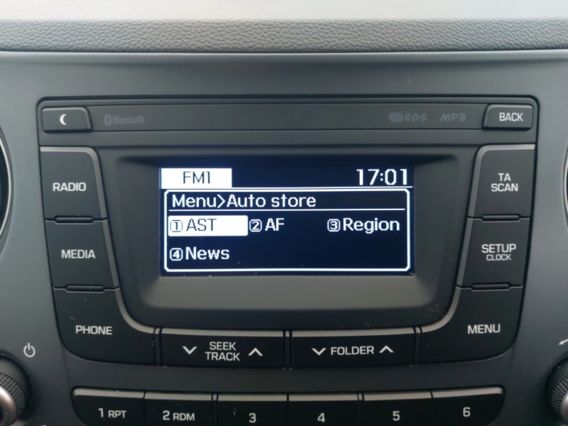 Used Hyundai i10 2017 for sale - 76397439: Photo 14