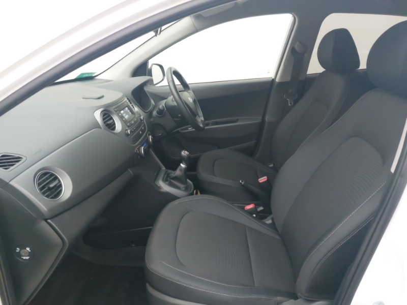 Used Hyundai i10 2017 for sale - 76397439: Photo 5