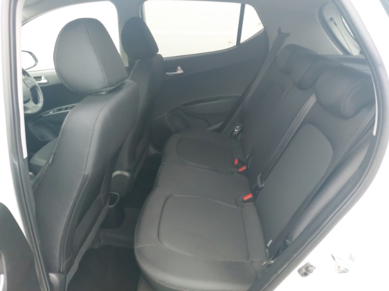 Used Hyundai i10 2017 for sale - 76397439: Photo 6