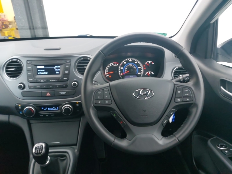 Used Hyundai i10 2017 for sale - 76397439: Photo 7