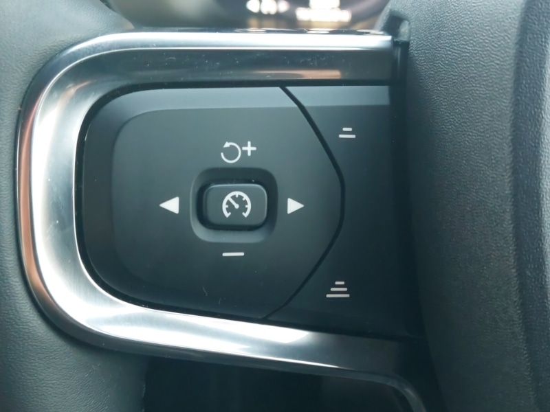 Used Volvo XC40 2023 for sale - 76779373: Photo 18