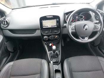 Used Renault Clio 2017 for sale - 77669656: Photo