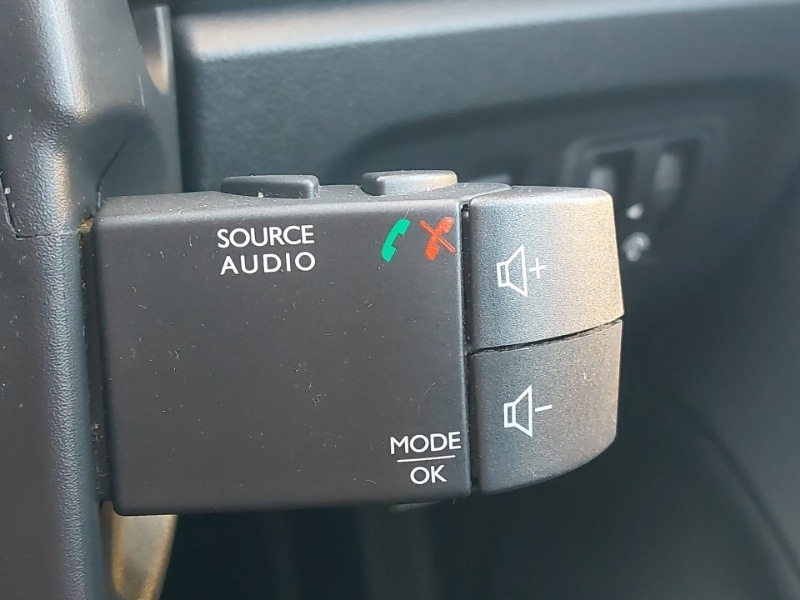 Used Renault Captur 2018 for sale - 77852629: Photo 17