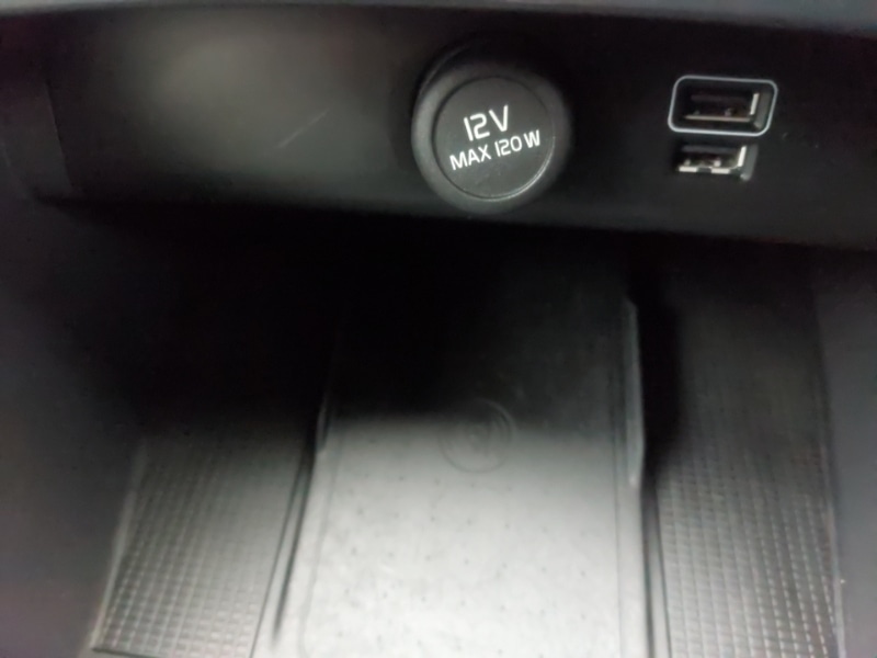 Used Volvo XC40 2023 for sale - 77338452: Photo 17