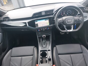 Used Audi Q3 2022 for sale - 76121111: Photo 2