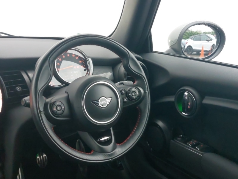 Used MINI Convertible 2019 for sale - 76478375: Photo 10