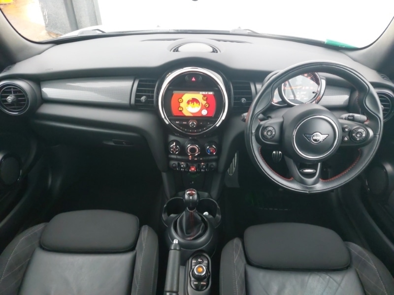 Used MINI Convertible 2019 for sale - 76478375: Photo 2