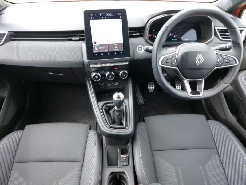 Used Renault Clio 2025 for sale - 76180571: Photo 2