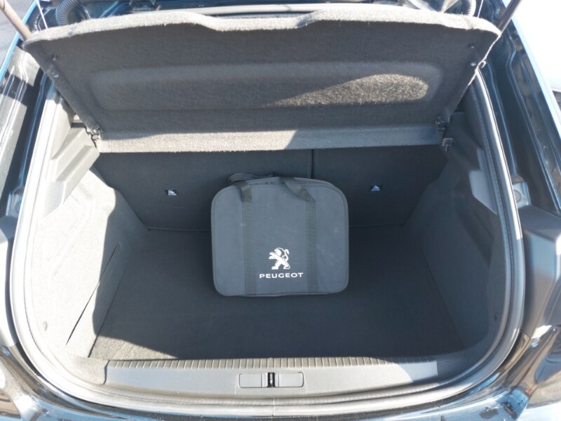 Used Peugeot 208 2020 for sale - 77974901: Photo 8