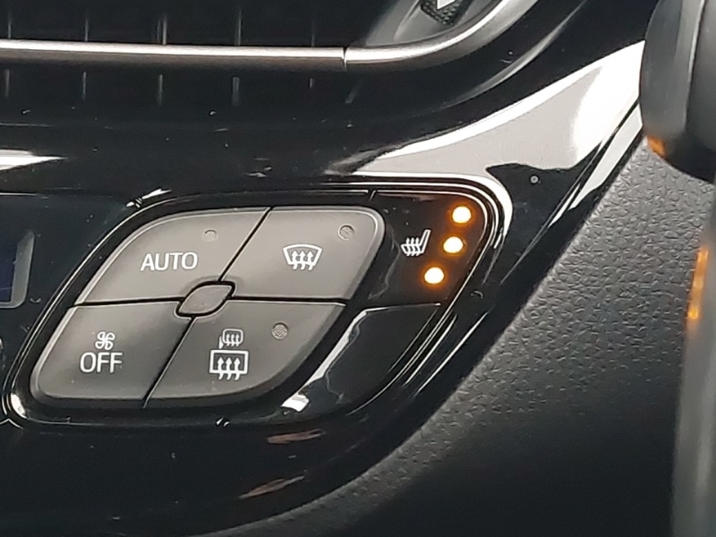 Used Toyota C-HR 2019 for sale - 77338448: Photo 15