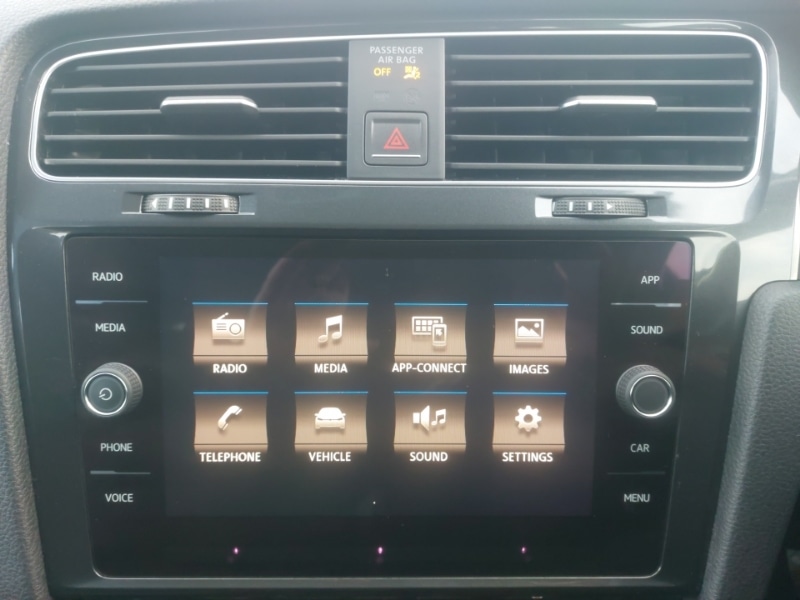 Used Volkswagen Golf 2017 for sale - 77183552: Photo 11