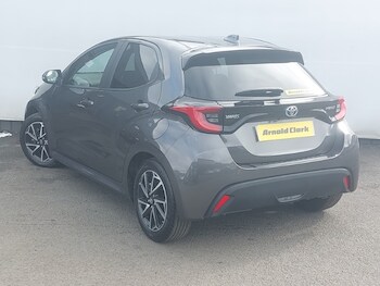 Used Toyota Yaris 2023 for sale - 77847420: Photo