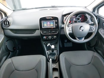 Used Renault Clio 2018 for sale - 77169043: Photo