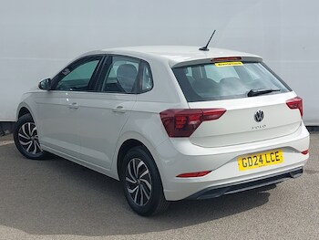 Used Volkswagen Polo 2024 for sale - 78527432: Photo