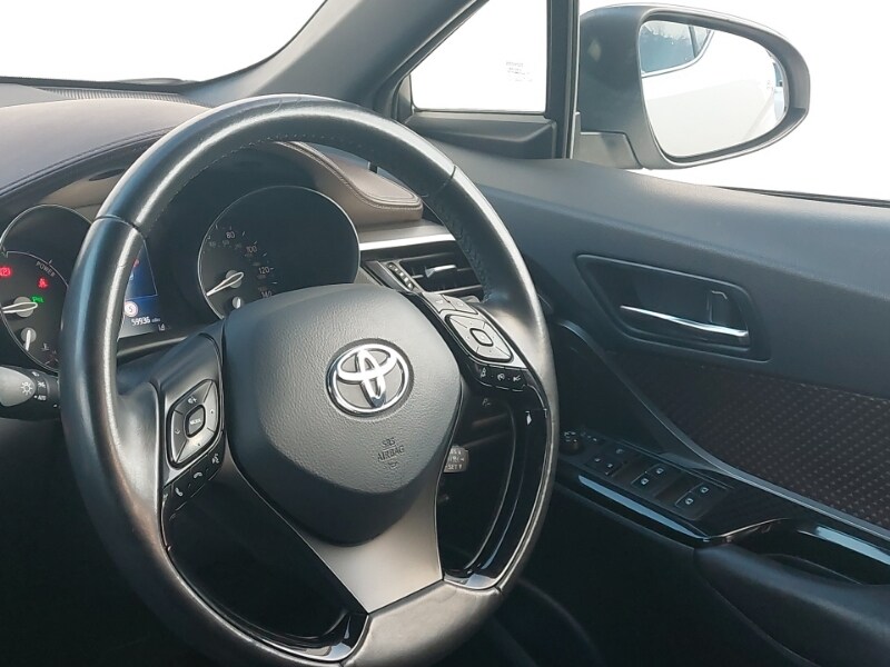 Used Toyota C-HR 2017 for sale - 77663963: Photo 10