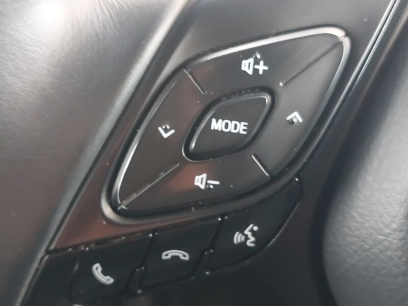 Used Toyota C-HR 2017 for sale - 77663963: Photo 18