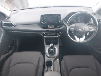 Used Hyundai i30 2017 for sale - 76575709: Photo