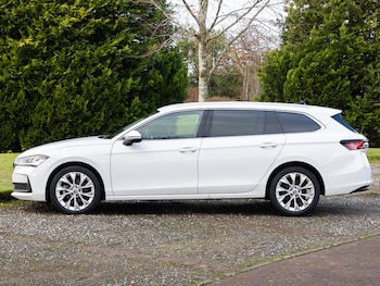Used Skoda Superb 2024 for sale - 77605882: Photo