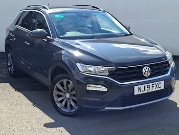 Used Volkswagen T-Roc 2019 for sale - 79356697: Photo