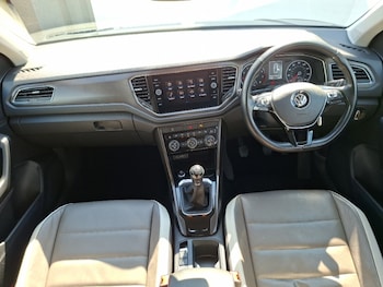 Used Volkswagen T-Roc 2019 for sale - 79356697: Photo