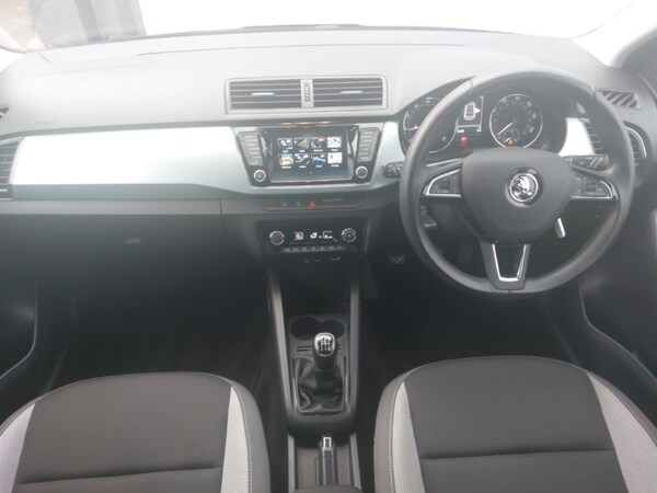 Used Skoda Fabia 2018 for sale - 76108129: Photo 2