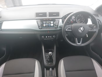 Used Skoda Fabia 2018 for sale - 76108129: Photo 2