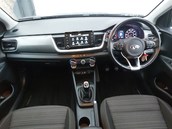 Used Kia Stonic 2020 for sale - 77385770: Photo