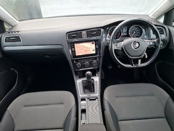 Used Volkswagen Golf 2019 for sale - 79420546: Photo
