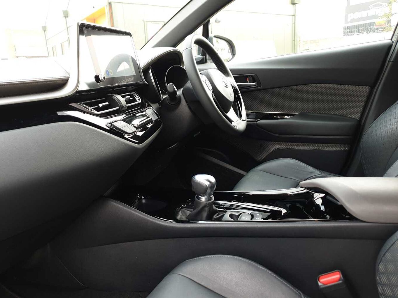 Used Toyota C-HR 2023 for sale - 78021473: Photo 2