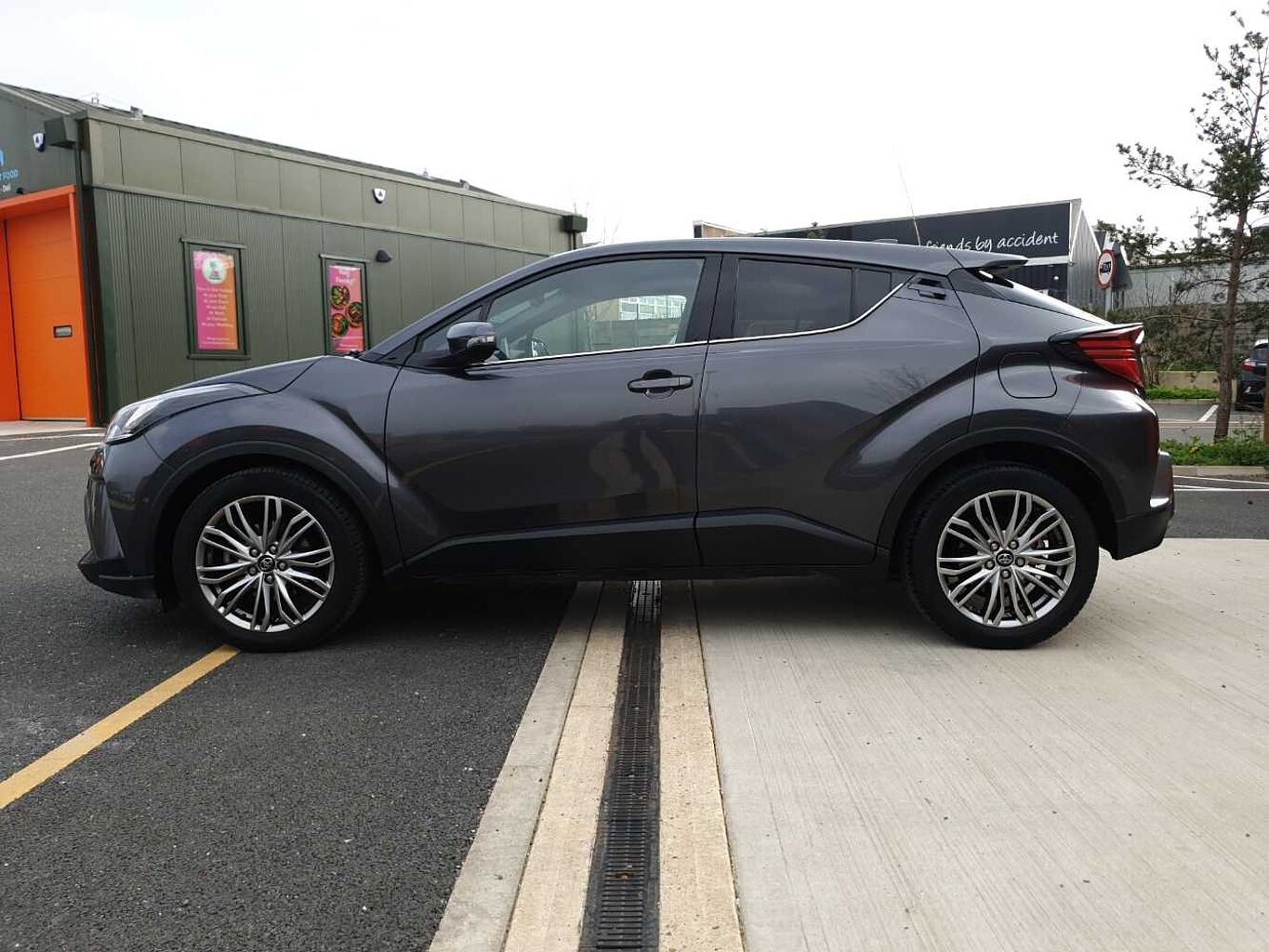 Used Toyota C-HR 2023 for sale - 78021473: Photo 23