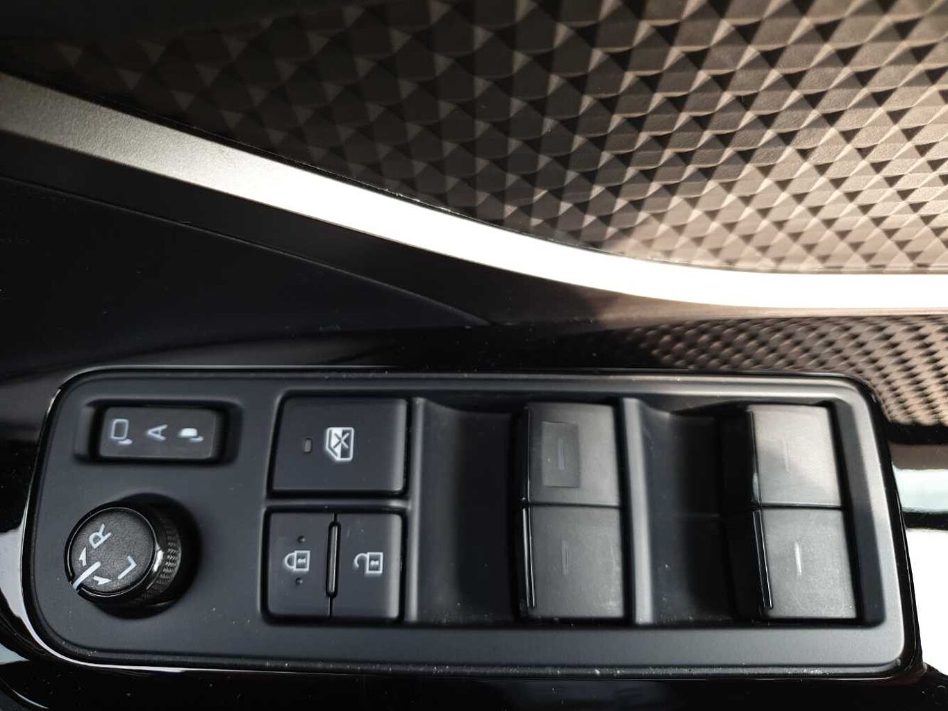 Used Toyota C-HR 2023 for sale - 78021473: Photo 29