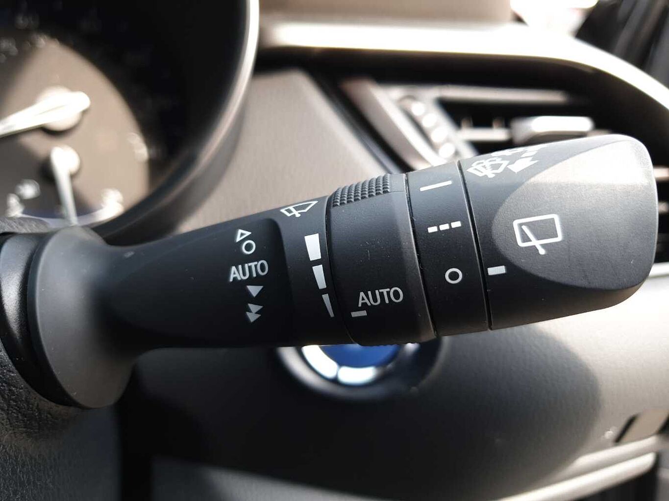 Used Toyota C-HR 2023 for sale - 78021473: Photo 34