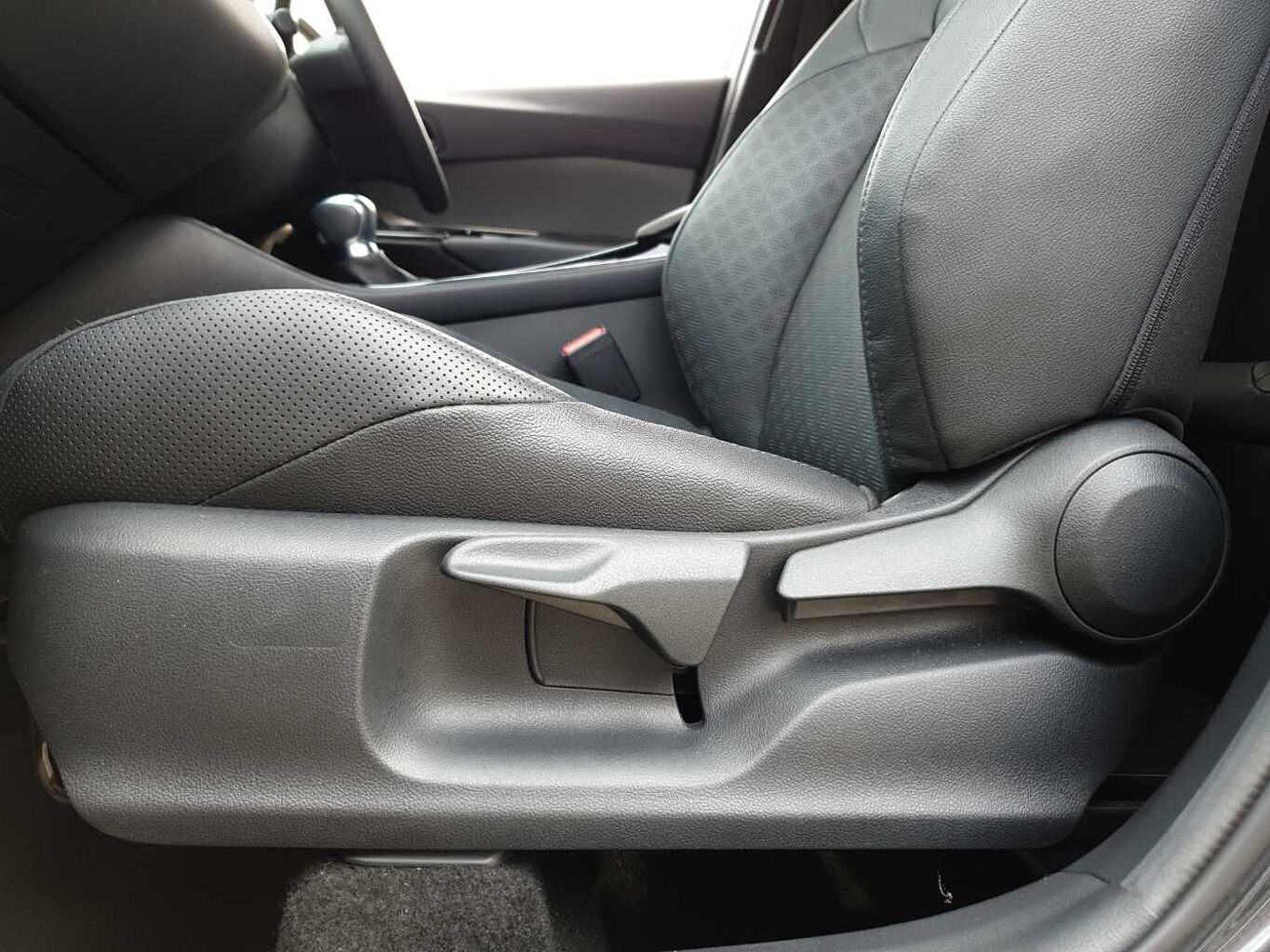 Used Toyota C-HR 2023 for sale - 78021473: Photo 48