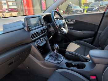 Used Hyundai KONA 2018 for sale - 78411800: Photo