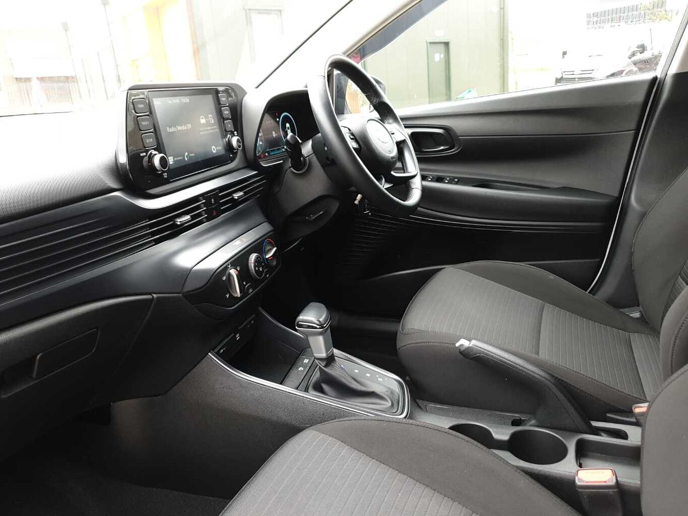 Used Hyundai i20 2023 for sale - 78021507: Photo 2