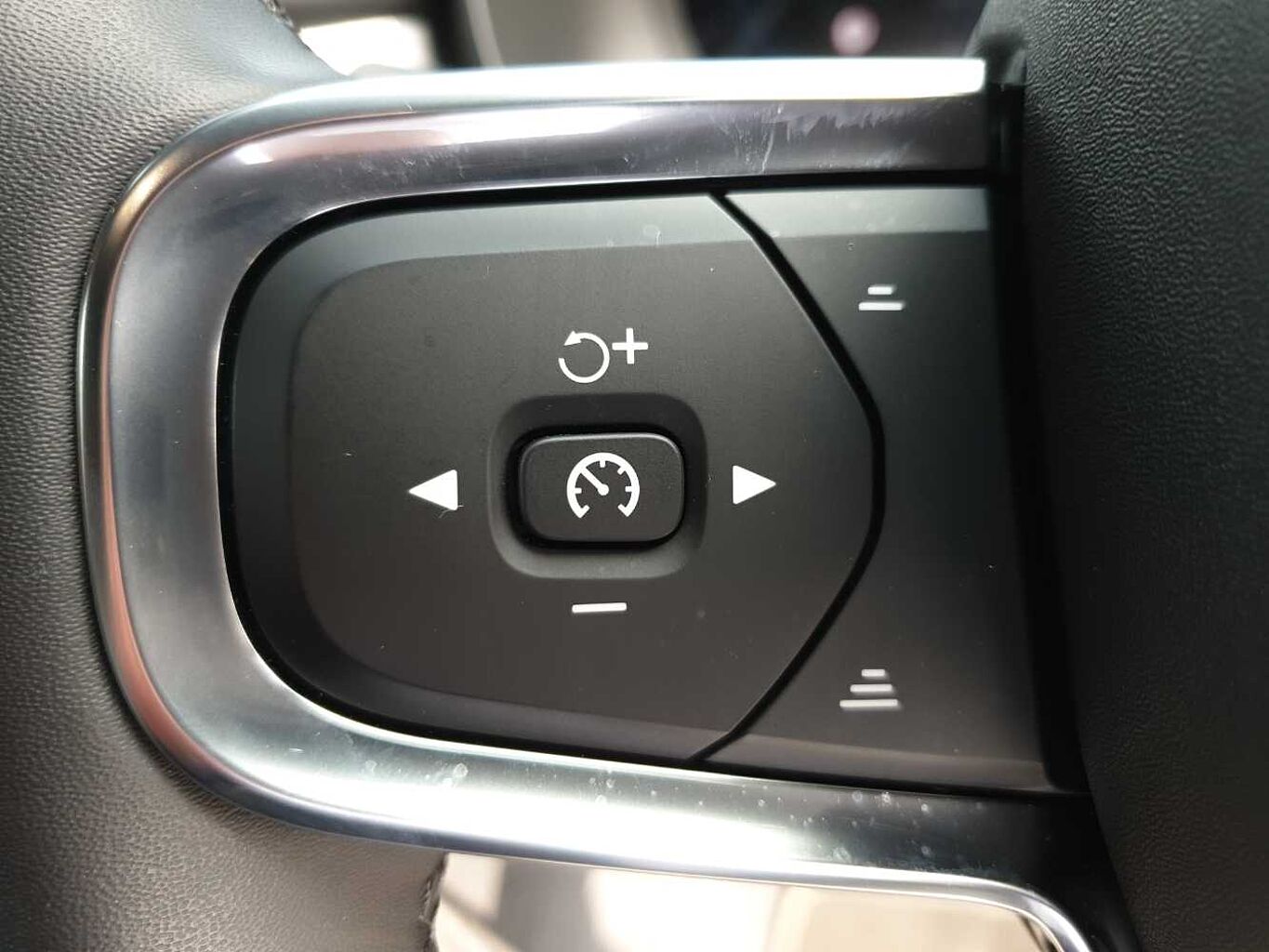 Used Volvo XC40 2024 for sale - 78021489: Photo 23