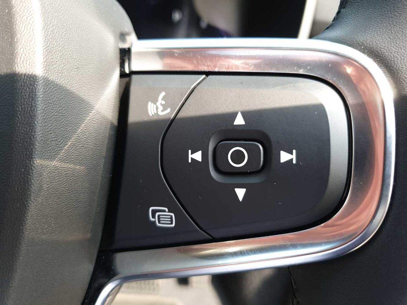 Used Volvo XC40 2024 for sale - 78021489: Photo 24