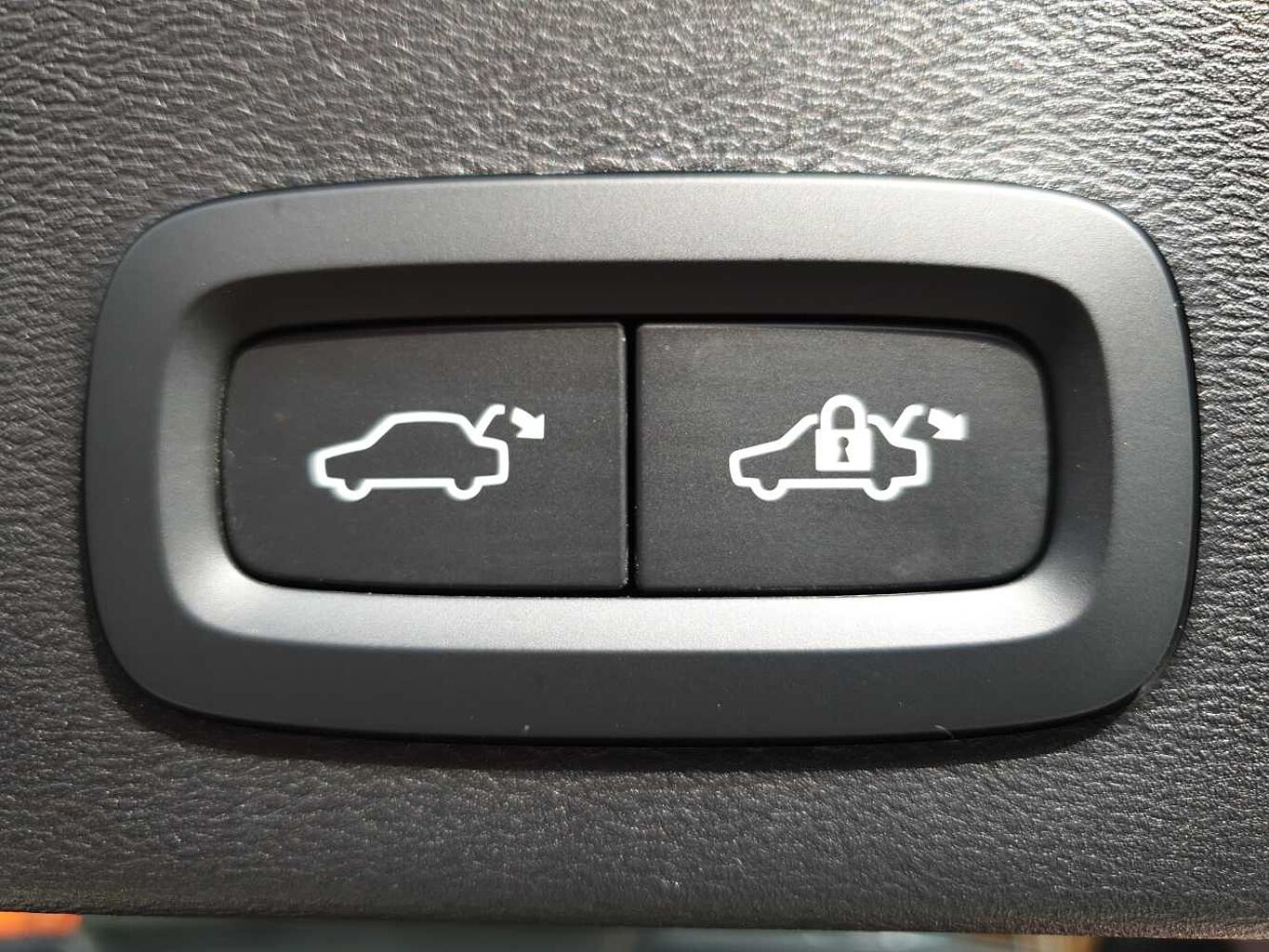 Used Volvo XC40 2024 for sale - 78021489: Photo 33