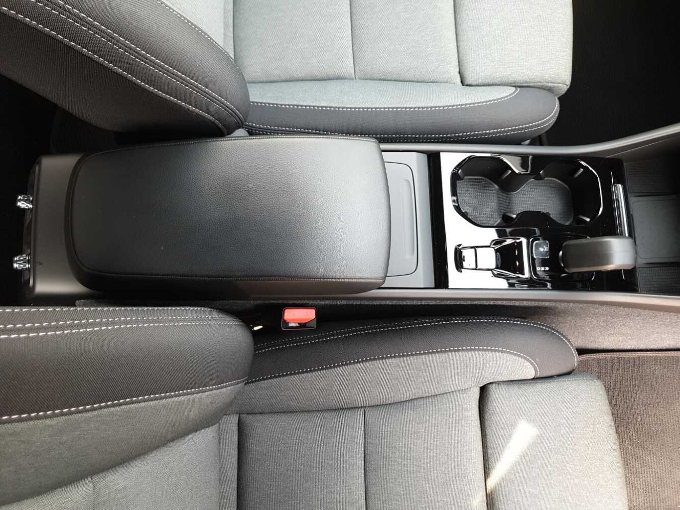 Used Volvo XC40 2024 for sale - 78021489: Photo 35