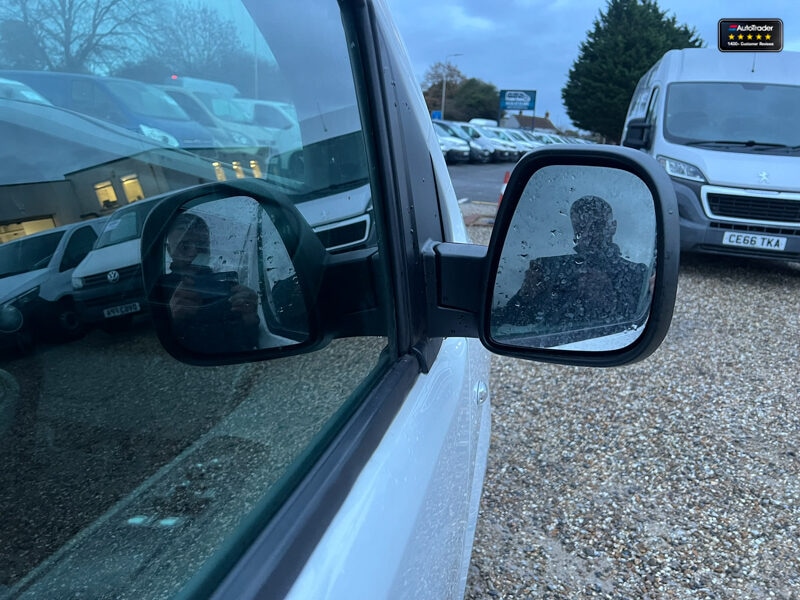 Used Vauxhall Vivaro 2022 for sale - 77042016: Photo 16