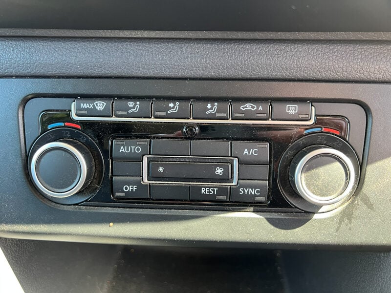 Used Volkswagen Amarok 2013 for sale - 78097924: Photo 32